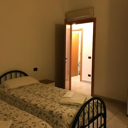Residence Mariele Tavazzano Bagian luar foto