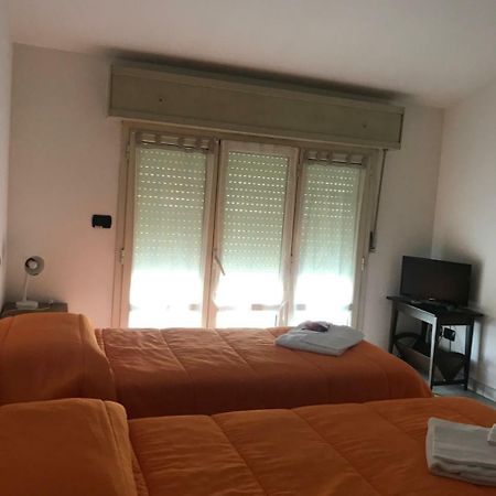 Residence Mariele Tavazzano Bagian luar foto