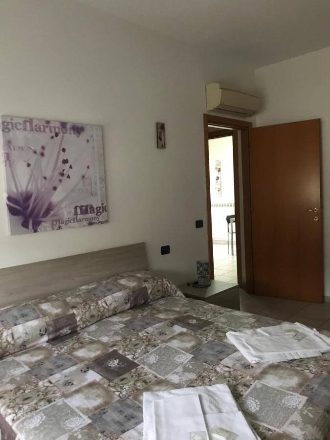 Residence Mariele Tavazzano Bagian luar foto