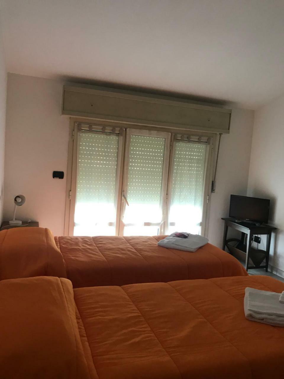 Residence Mariele Tavazzano Bagian luar foto